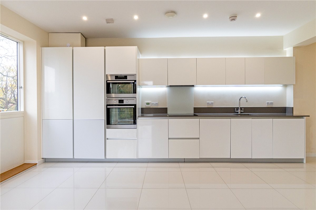 2 bedroom Flat, Seekings Close, Trumpington, CB2 - Sold, Image 8