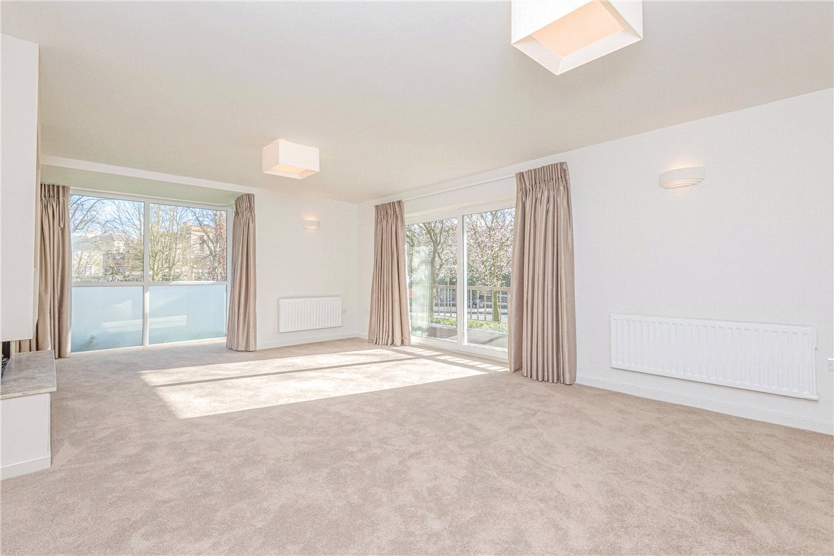 3 bedroom Flat, Esplanade Court, 2 St. Marys Walk, HG2 - Available, Image 4