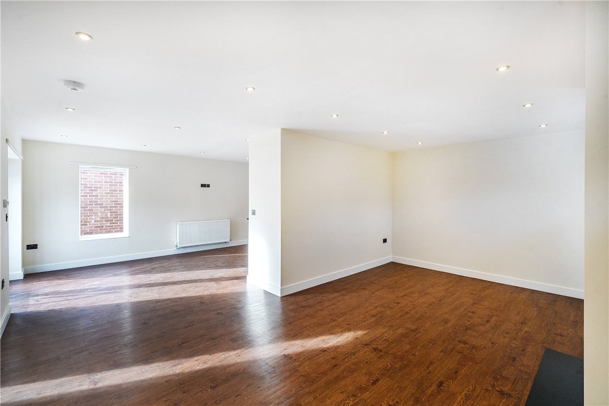 3 bedroom Bungalow, Cherry Tree Road, Wales, S26 - Available, Image 9