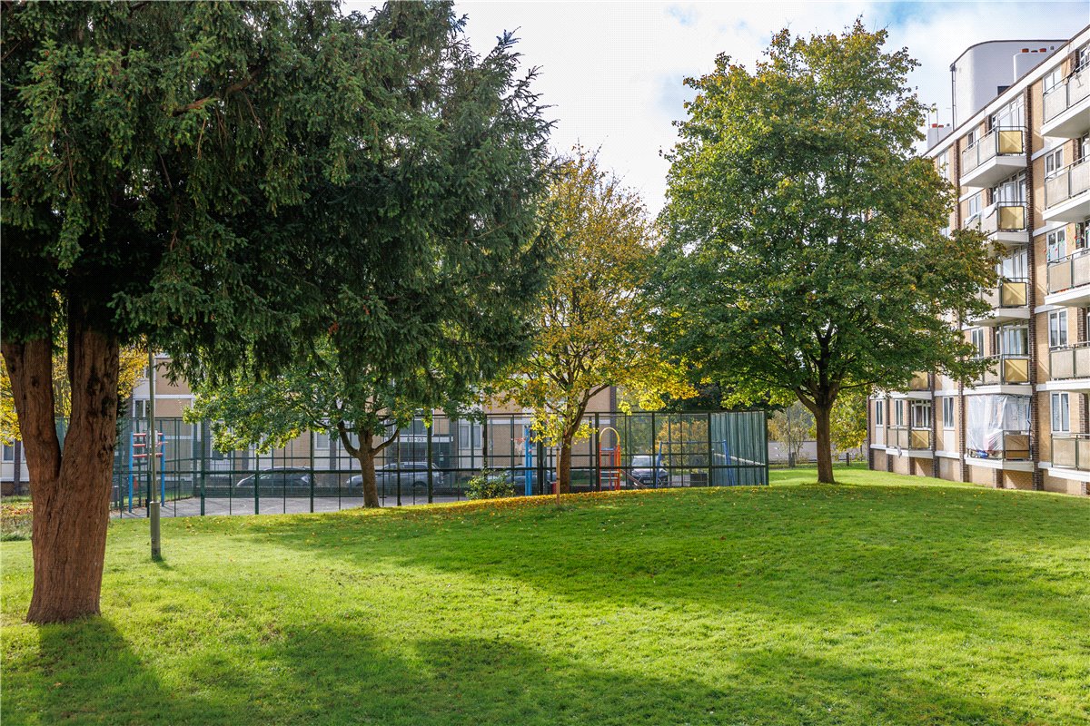 2 bedroom Flat, Winterfold Close, London, SW19 - Sold, Image 2