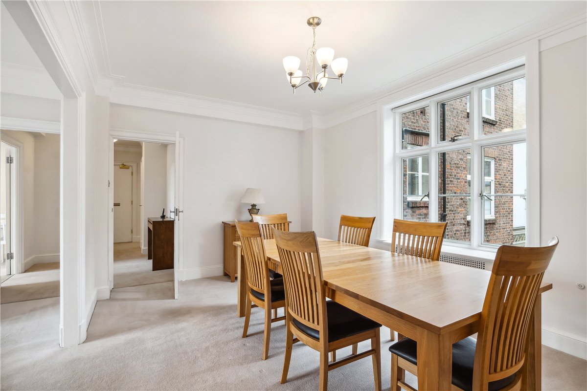 2 bedroom Flat, Chesterfield Gardens, Mayfair, W1J - Available, Image 9