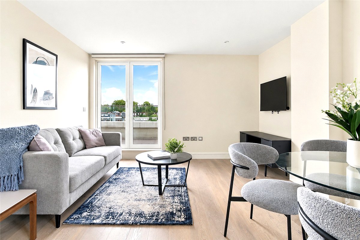 2 bedroom Flat, Broomhouse Lane, London, SW6 - Available, Image 10