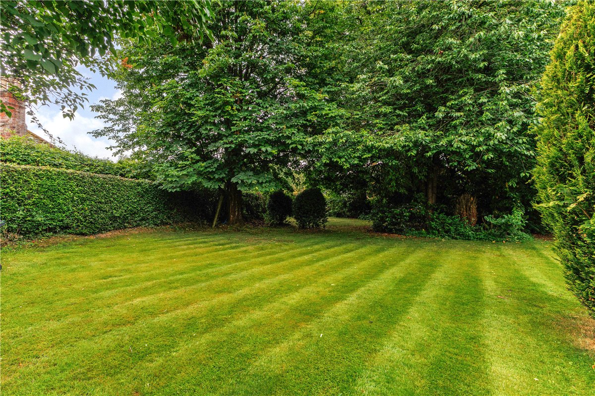 6 bedroom House, Hyde Lane, Marlborough, SN8 - Available, Image 23