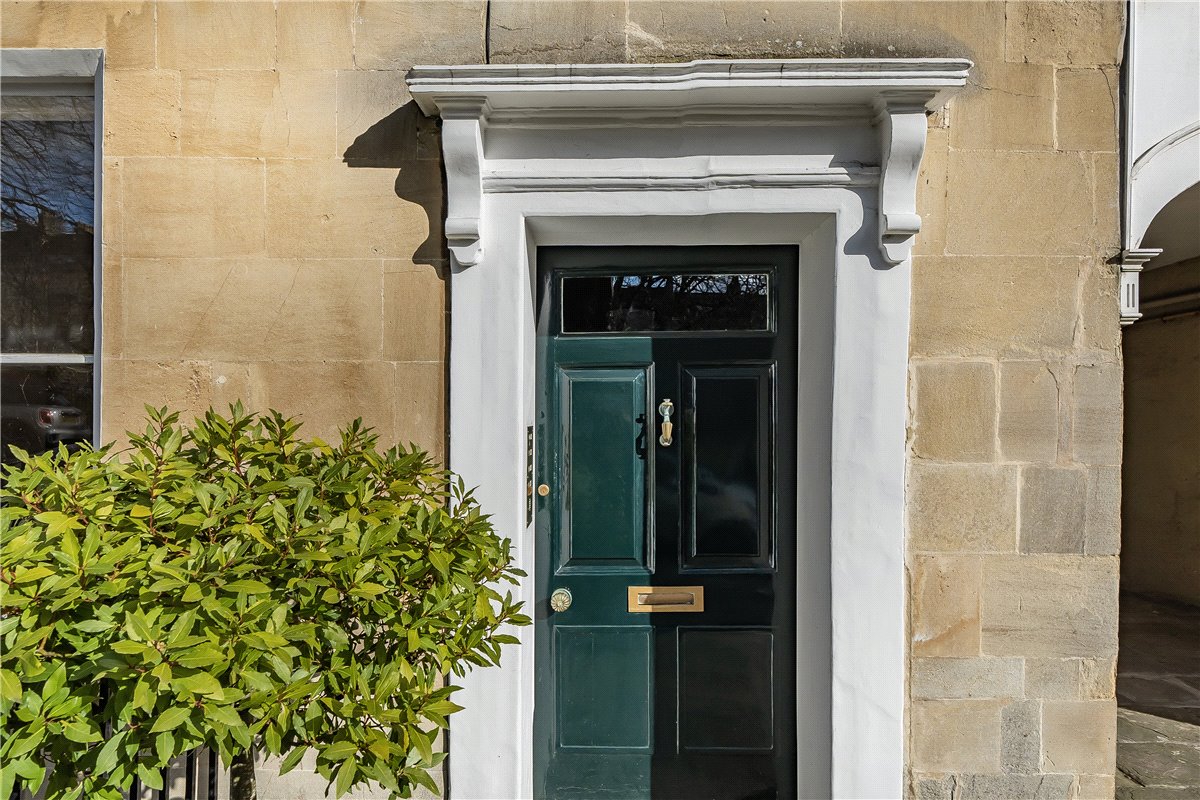 2 bedroom Maisonette, St. James's Square, Bath, BA1 - Sold, Image 2