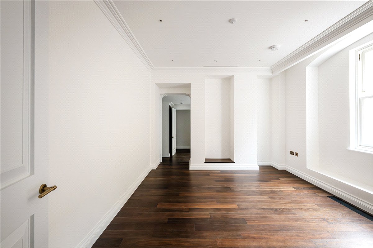 3 bedroom House, Charles Street, London, W1J - Available, Image 3