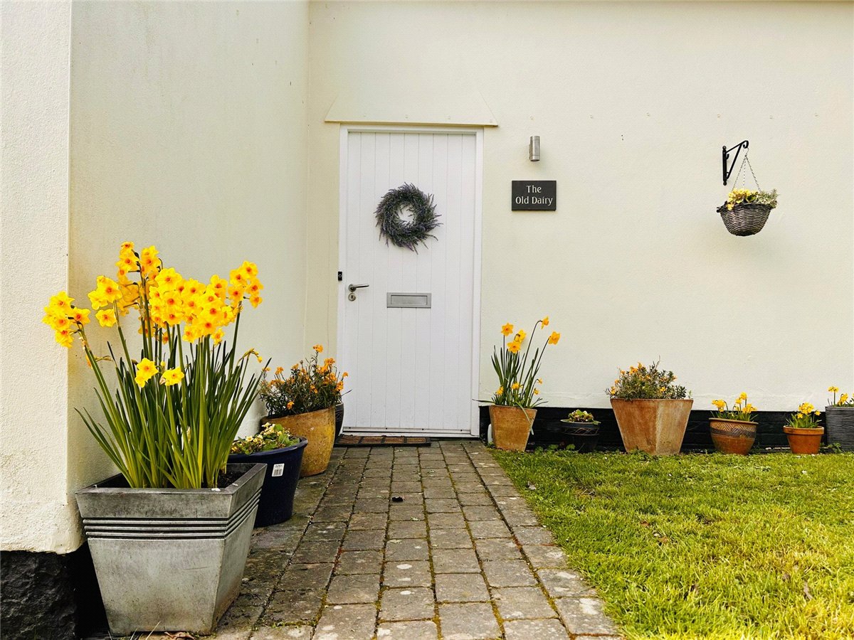4 bedroom Barn Conversion, Hurstbourne Priors, Whitchurch, RG28 - Available, Image 1