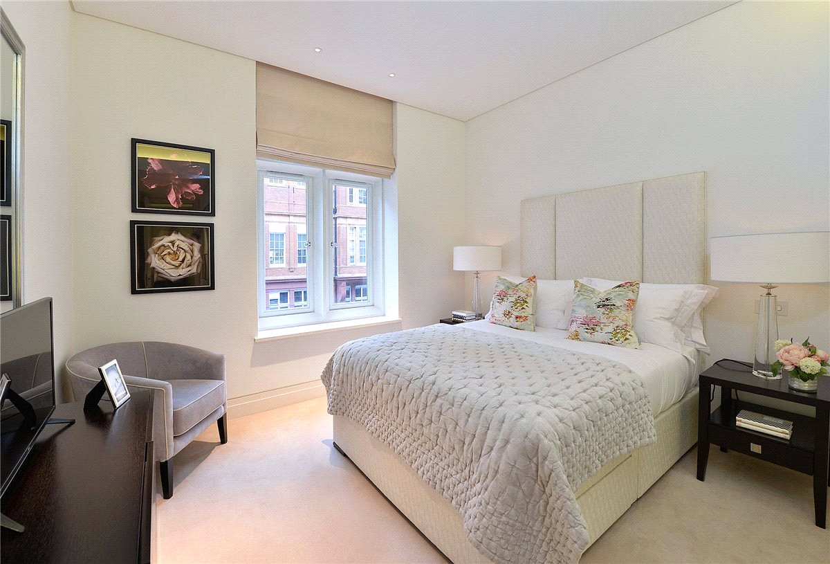 2 bedroom Flat, Green Street, Mayfair, W1K - Available, Image 6