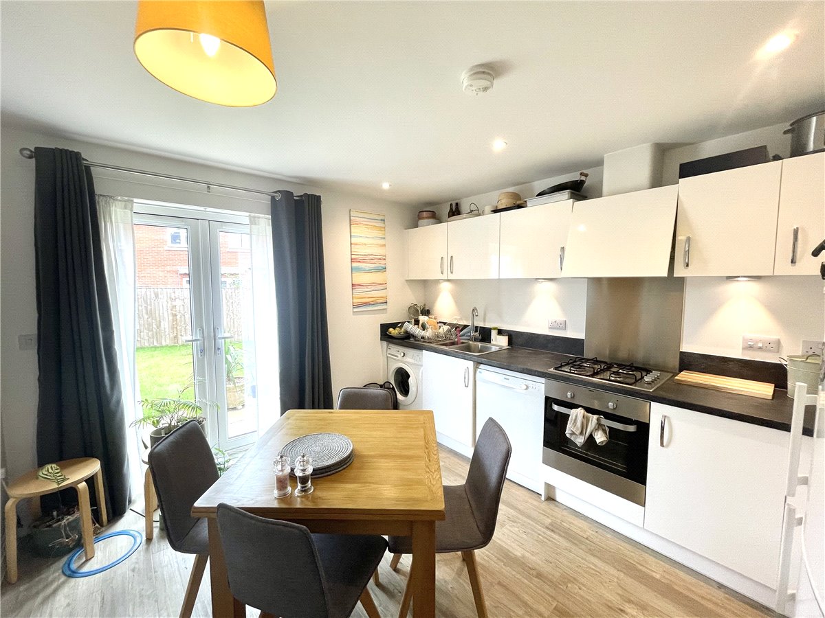 2 bedroom House, Merevale Close, Daventry, NN11 - , Image 5