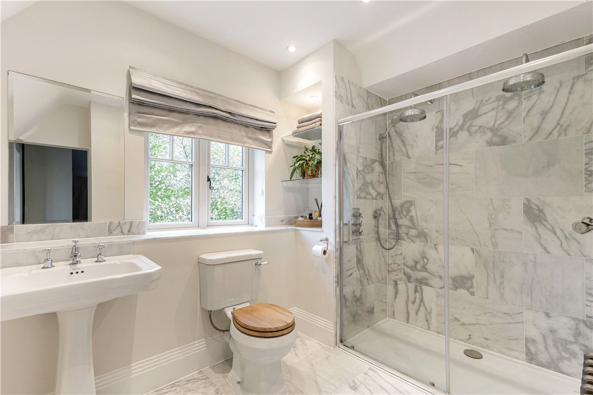 5 bedroom House, The Fairway, Devizes, SN10 - Available, Image 19