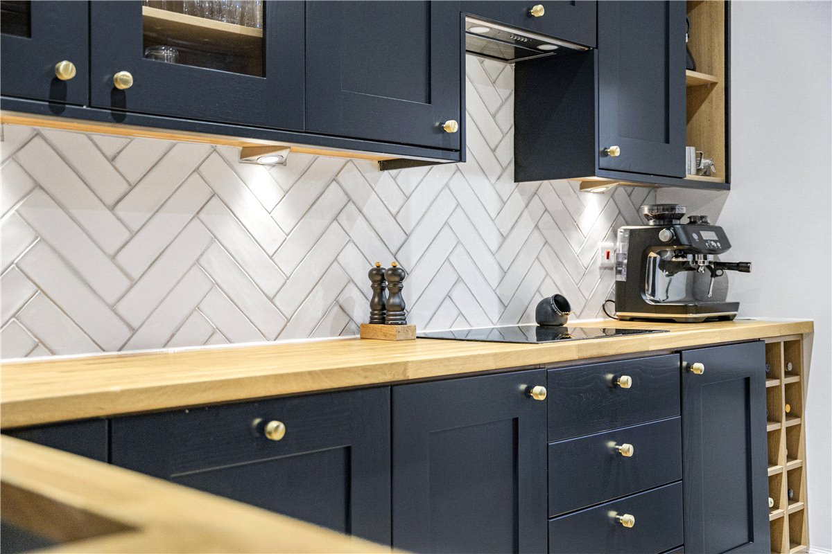 4 bedroom House, Gardiner Close, Abingdon, OX14 - Available, Image 7