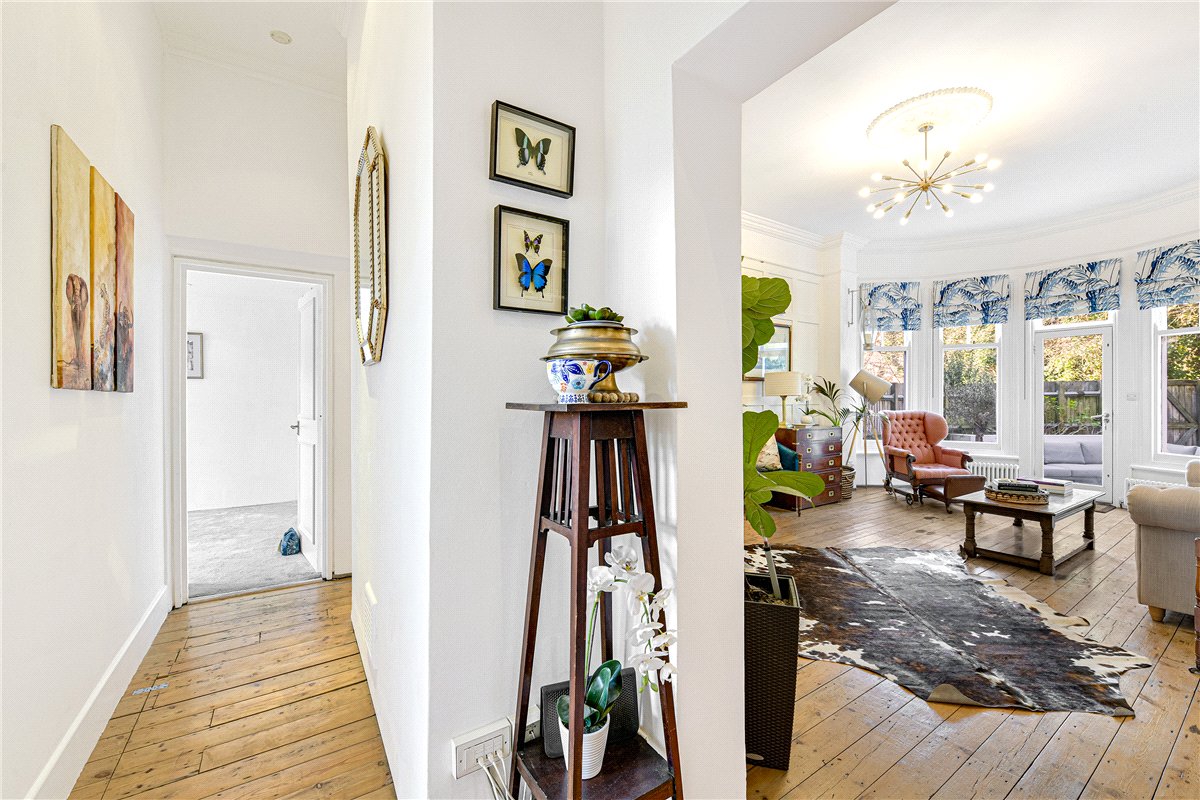 2 bedroom Flat, Nightingale Lane, London, SW12 - Available, Image 2