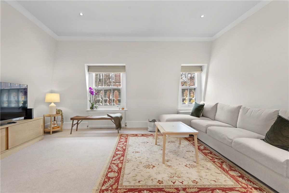 3 bedroom Flat, Addison Road, Holland Park, W14 - Available
