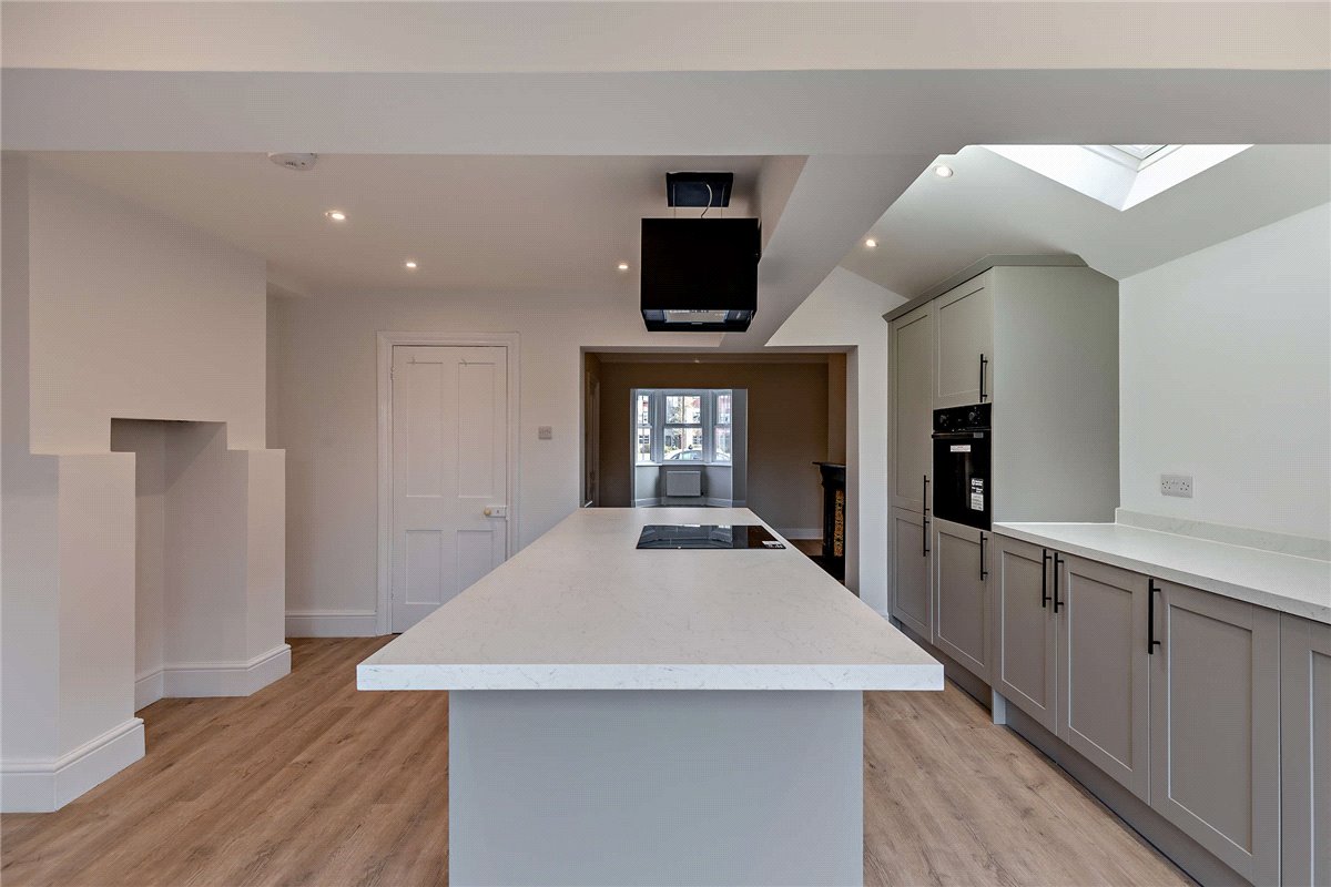 3 bedroom House, Andover Road, Newbury, RG14 - Sold, Image 13