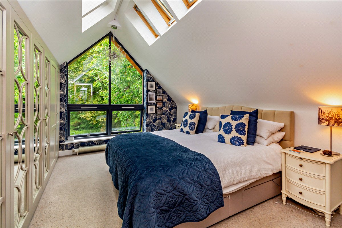 4 bedroom House, Oxford Road, Donnington, RG14 - Available, Image 4