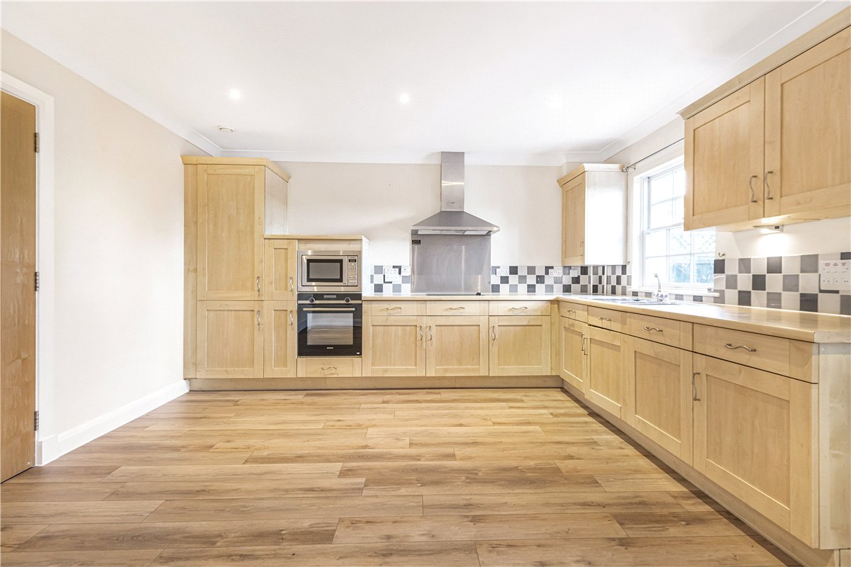 3 bedroom House, Tortington Manor, Ford Road, BN18 - Available, Image 17