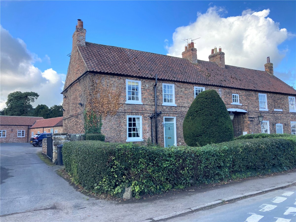 2 bedroom Flat, 2 Manor Flats, Aldborough, YO51 - 