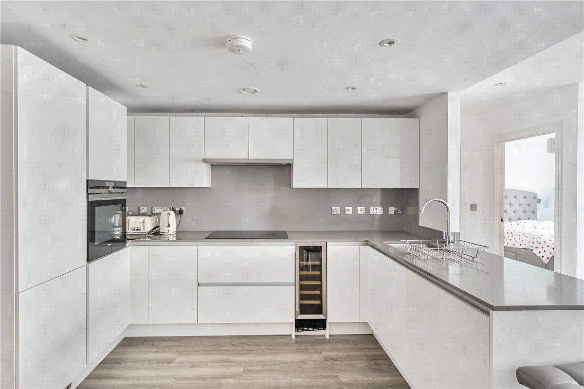 1 bedroom Flat, Midland Road, Bath, BA2 - , Image 3