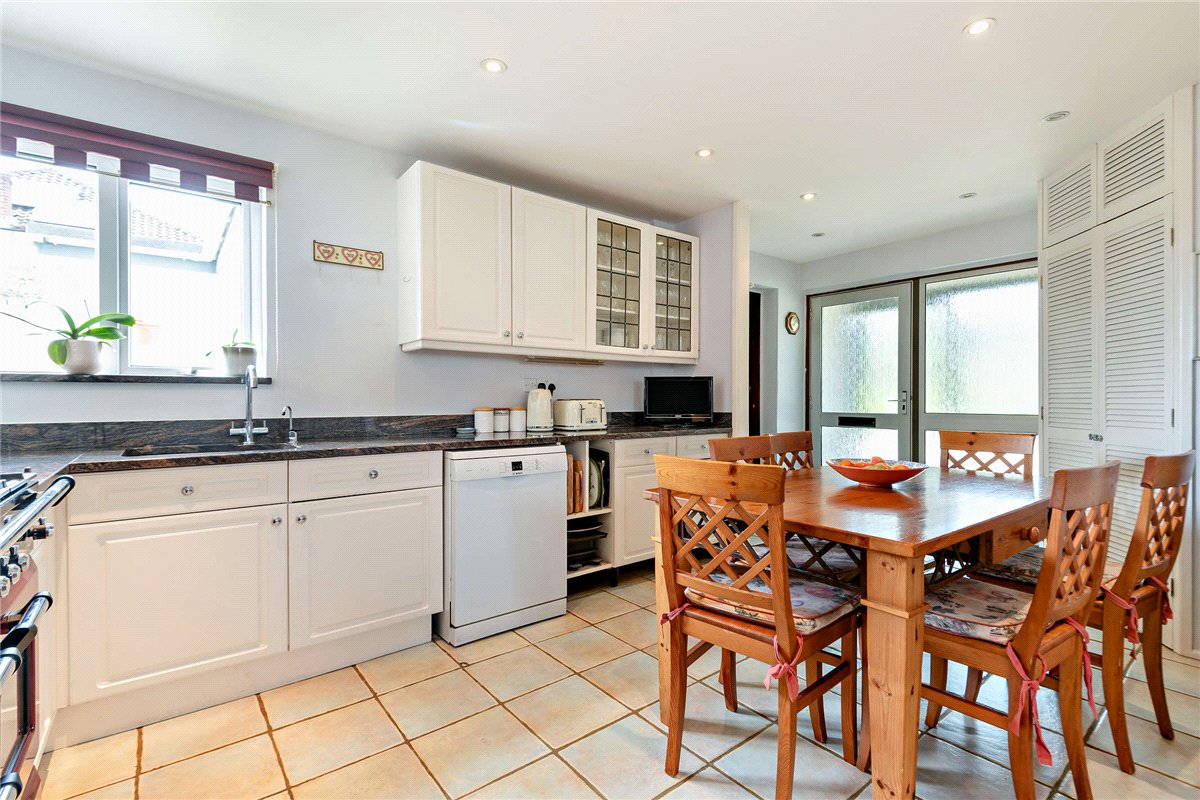 4 bedroom House, Garden Close Lane, Newbury, RG14 - Available, Image 14
