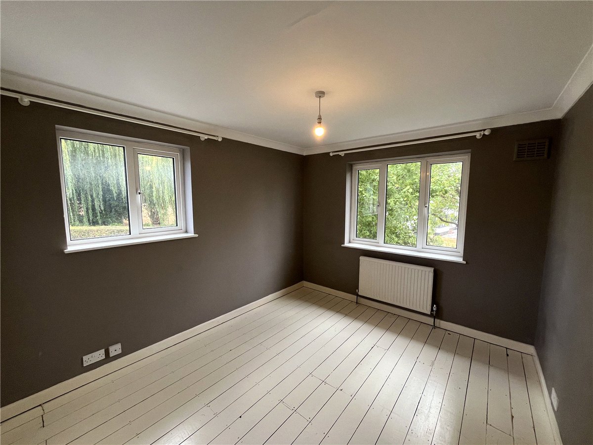 4 bedroom House, Well Meadow, Shaw, RG14 - Available, Image 7