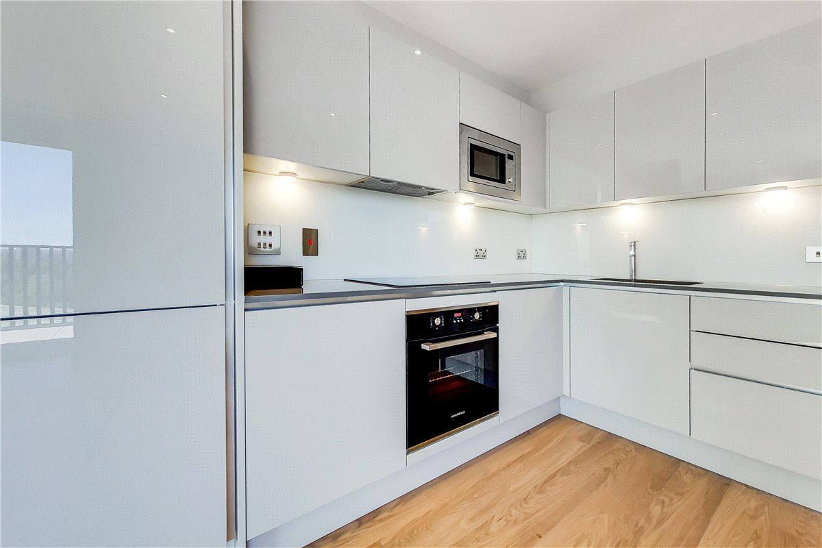 2 bedroom Flat, Greyhound Parade, Wimbledon Grounds, London, SW17 - , Image 4