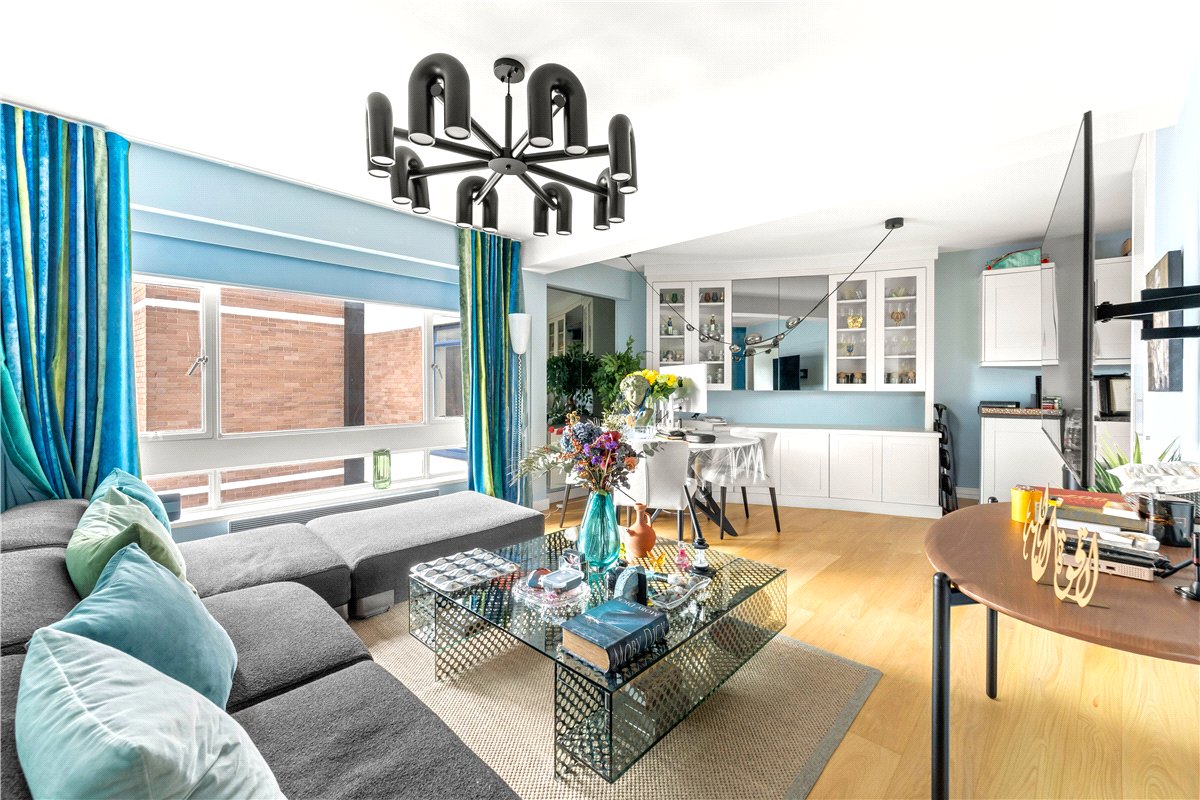 1 bedroom Flat, Hereford House, 11 Ovington Gardens, SW3 - Available