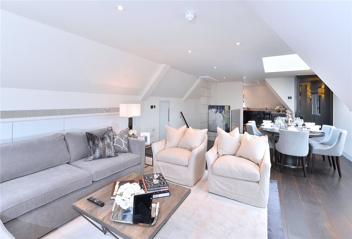 2 bedroom Flat, Duke Street, Mayfair, W1K - Available, Image 2