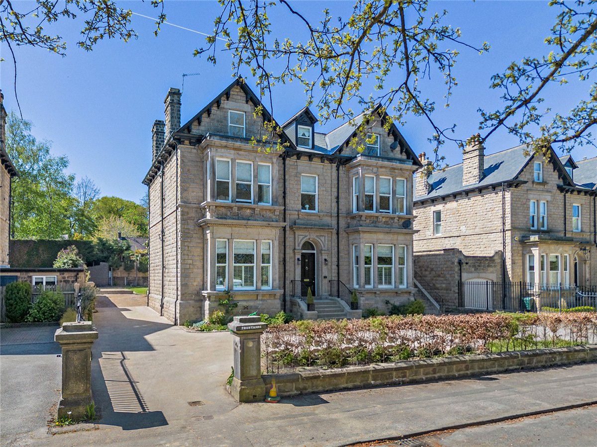 3 bedroom Flat, The Oval, Harrogate, HG2 - Available, Image 1