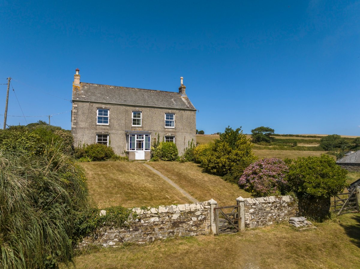 6 bedroom House, Zelah, Truro, TR4 - Sold