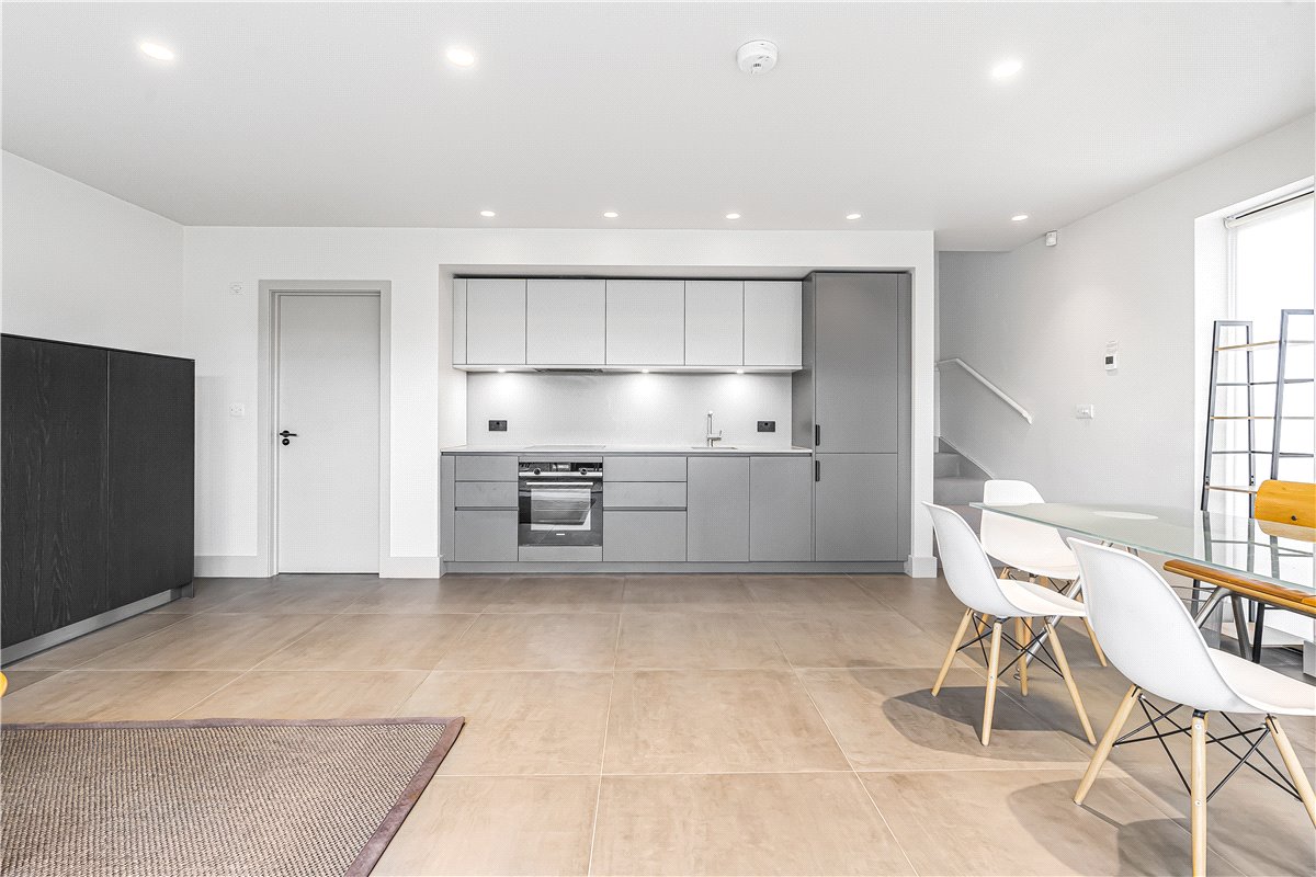 2 bedroom Cottage, Brasenose Driftway, Oxford, OX4 - 