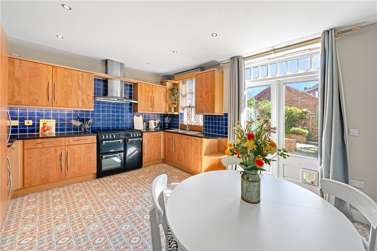 4 bedroom House, Grosvenor Park, York, YO30 - Available, Image 2