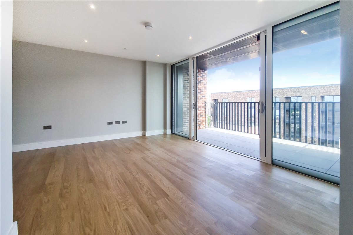 3 bedroom Flat, Greyhound Parade, Wimbledon Grounds, London, SW17 - , Image 10