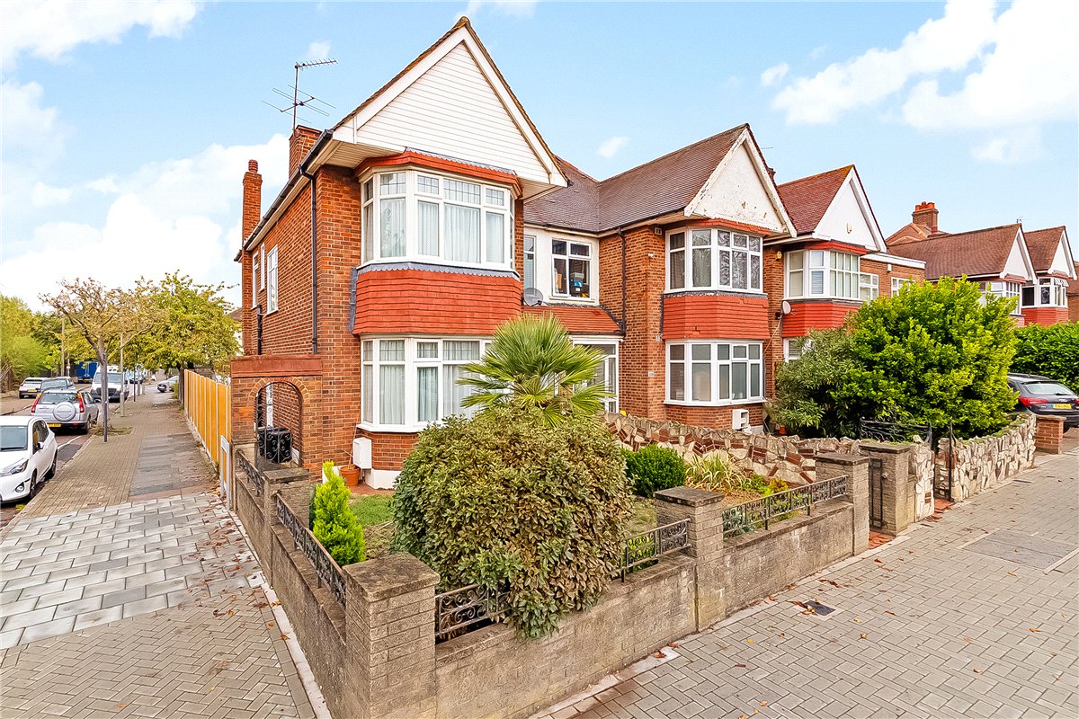 3 bedroom House, Burntwood Lane, London, SW17 - Available