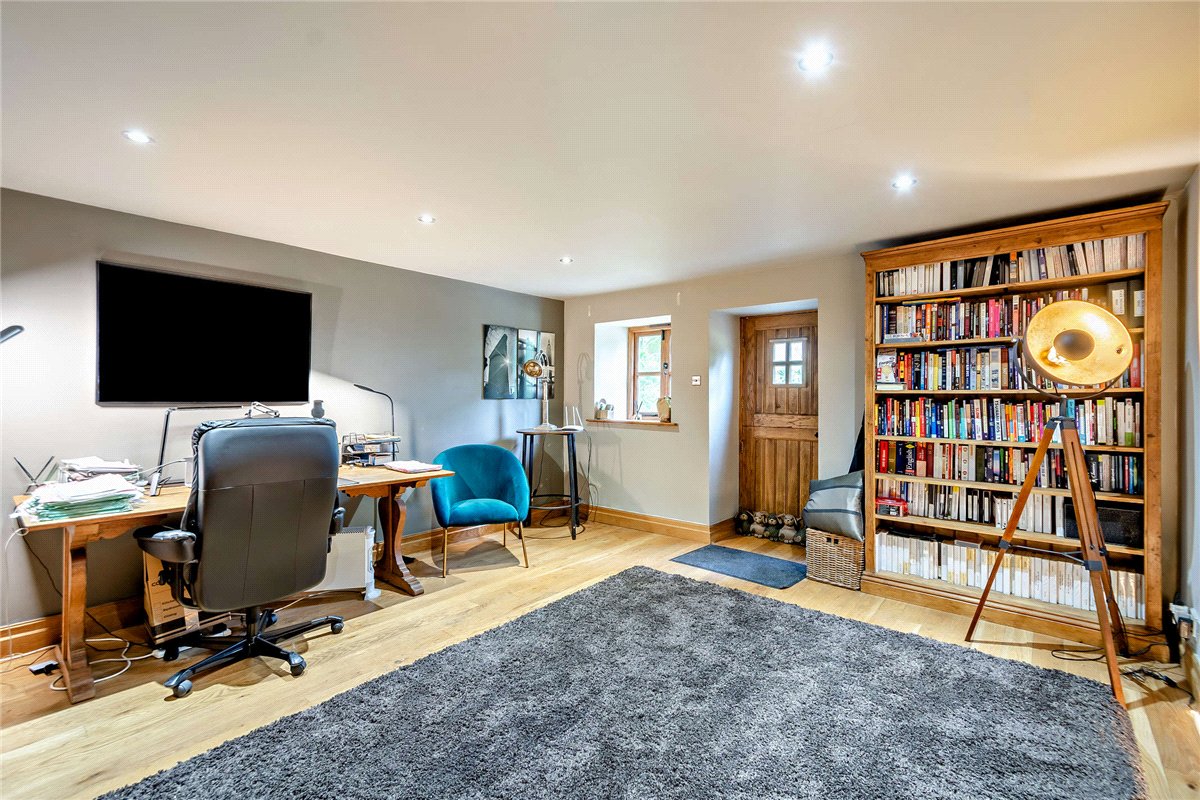 6 bedroom House, Micklethwaite Lane, Bingley, BD16 - Available, Image 9