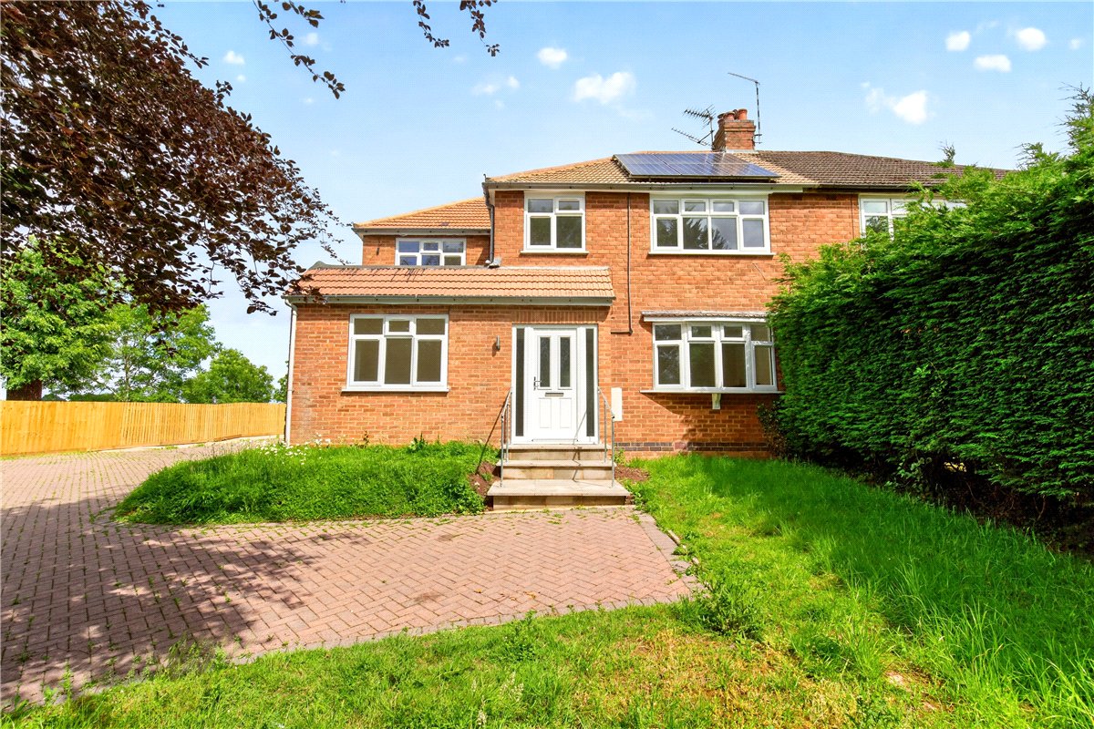 4 bedroom House, Middle Bickenhill Lane, Hampton-in-Arden, B92 - Available