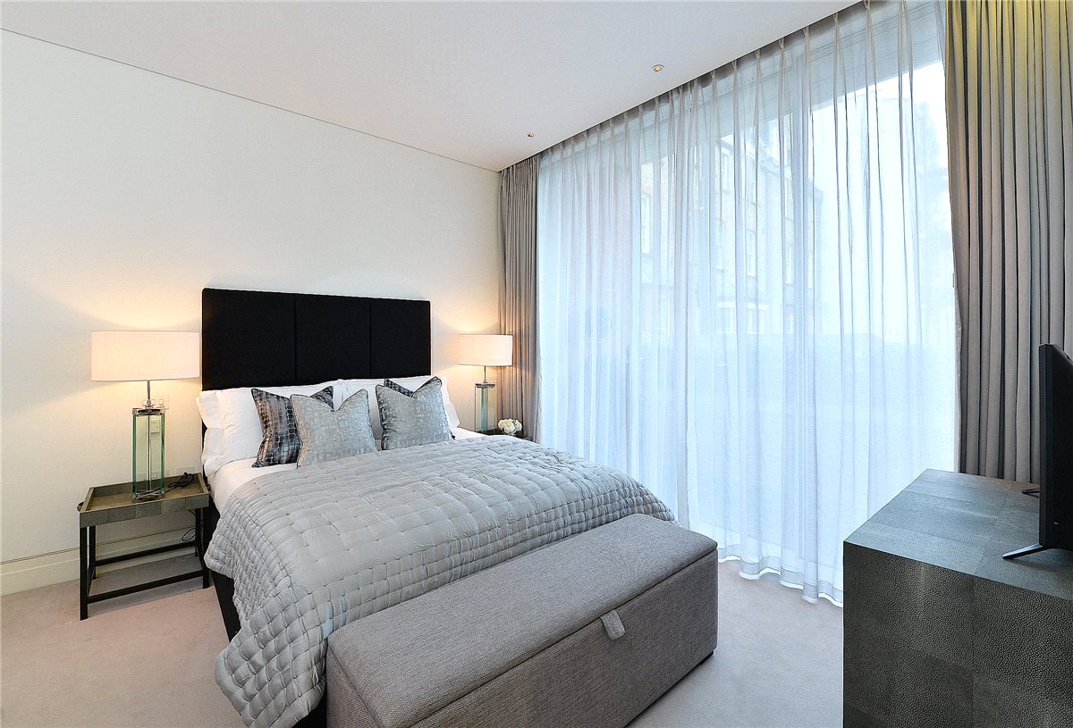 2 bedroom Flat, Green Street, Mayfair, W1K - Available, Image 12