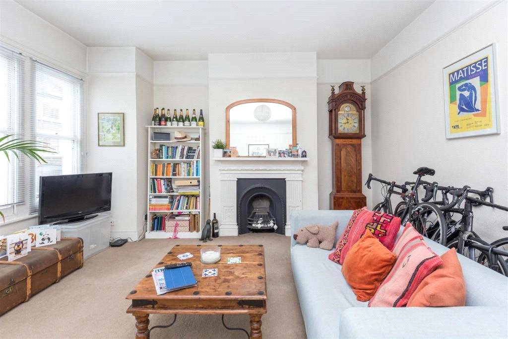 1 bedroom Flat, Latchmere Road, Battersea, SW11 - Sold