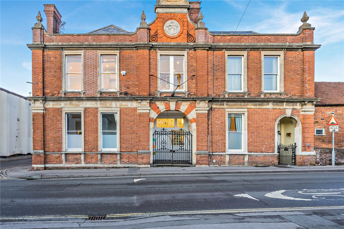 2 bedroom Flat, Craven Road, Newbury, RG14 - Sold STC, Image 1