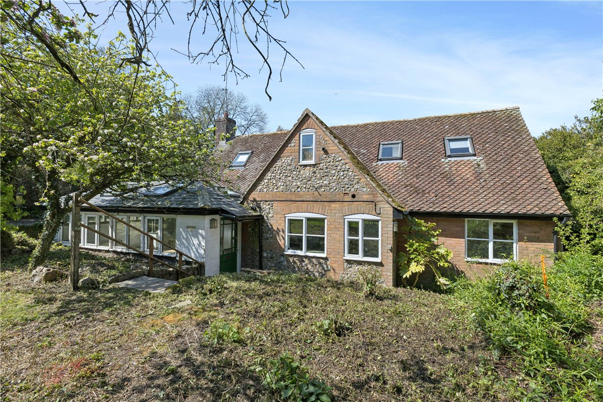 3 bedroom House, West Street, Aldbourne, SN8 - Available, Image 15
