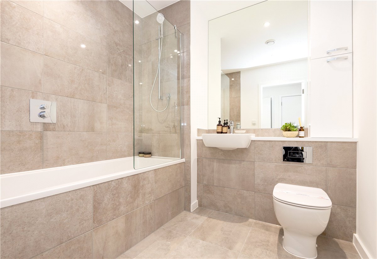 2 bedroom Flat, Heartwell Avenue, London, E16 - Let Agreed, Image 2