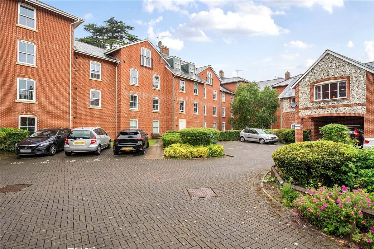 2 bedroom Flat, Winton Close, Winchester, SO22 - Sold, Image 5
