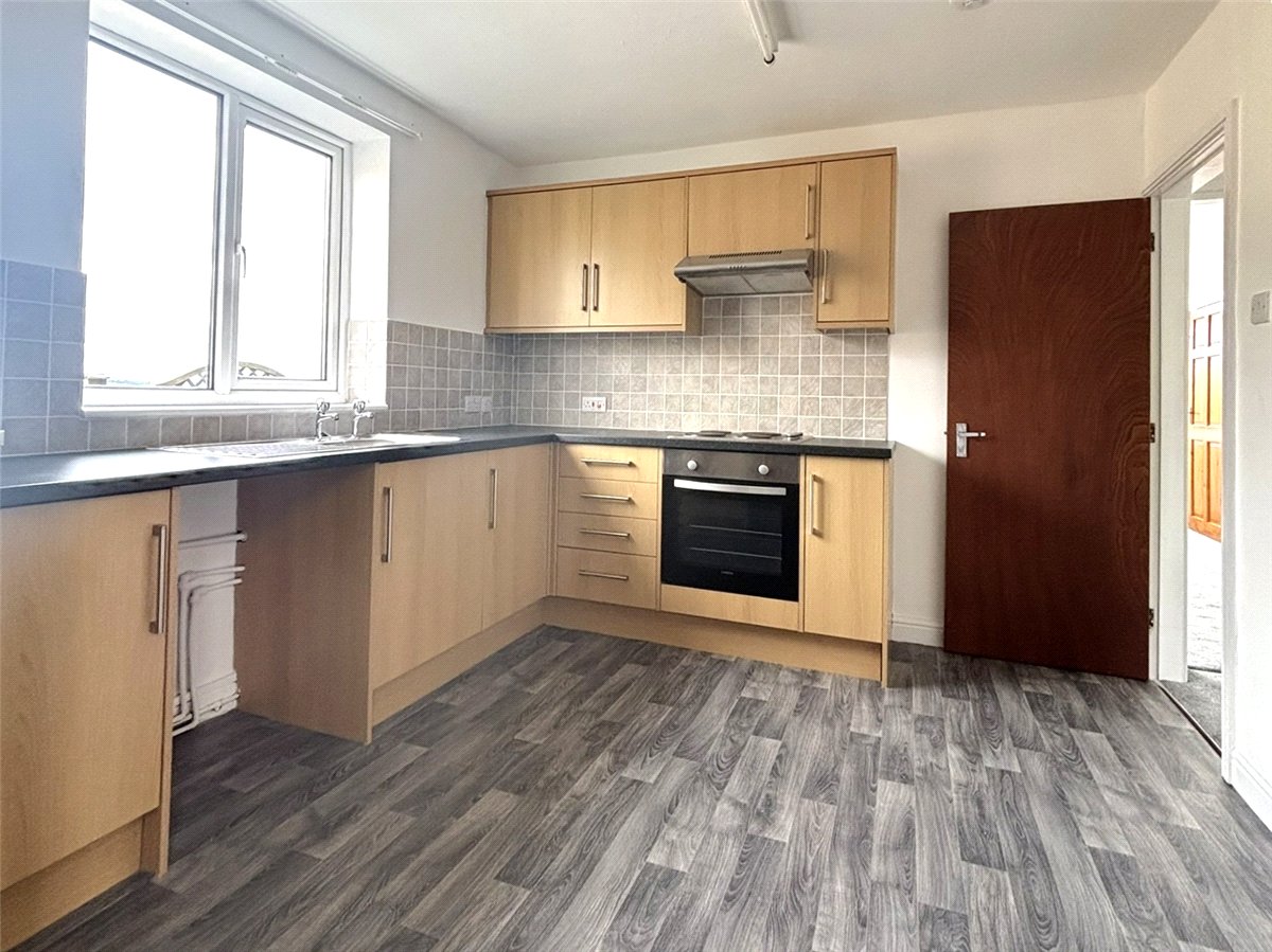 2 bedroom Flat, The Town, Dewsbury, WF12 - Available, Image 1
