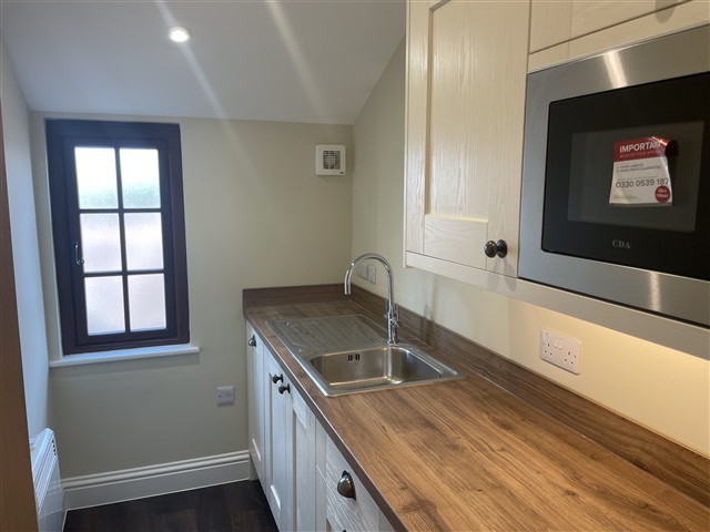 942 Sq Ft, Home Farm Lane, Andover, SP11 - Available, Image 2