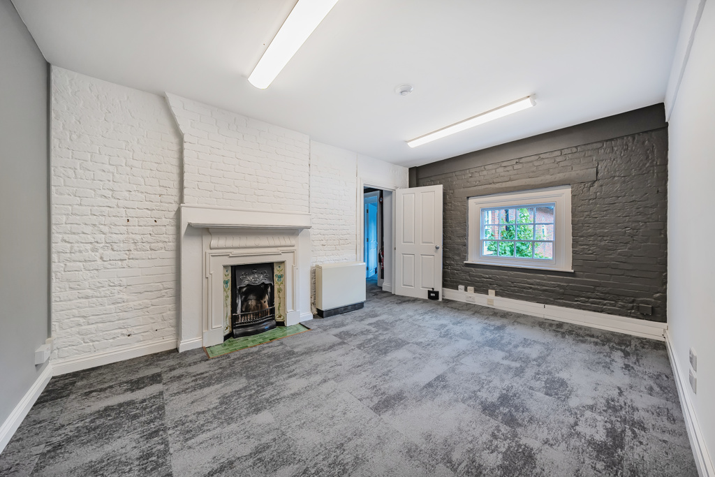 947 Sq Ft, Unit 3 The Stables, Hertford, SG14 - Available, Image 2
