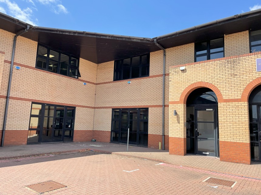 3177 Sq Ft, Unit 5 Isis Business Centre, Oxford, OX4 - Under Offer