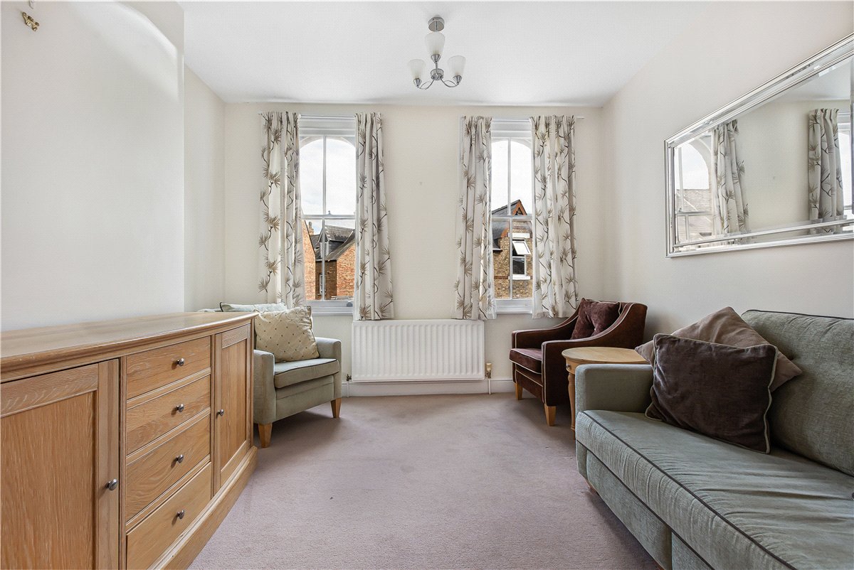 2 bedroom Flat, Walton Crescent, Oxford, OX1 - Let Agreed, Image 2
