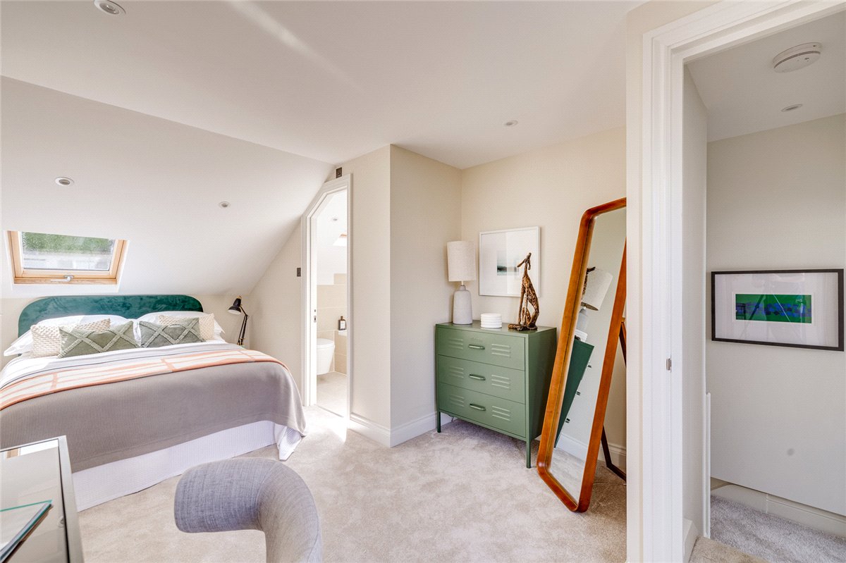 3 bedroom Flat, Standen Road, London, SW18 - Available, Image 9