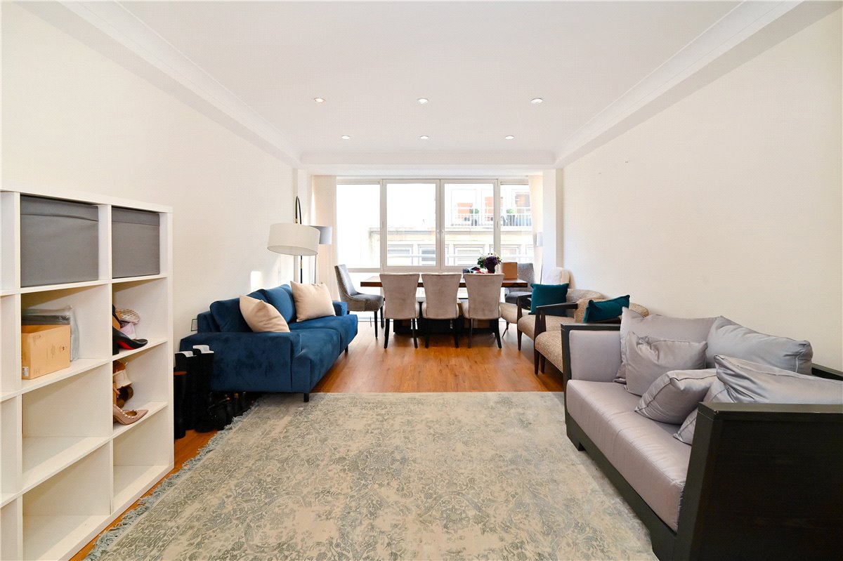 2 bedroom Flat, Barrett Street, Marylebone, W1U - Available, Image 2