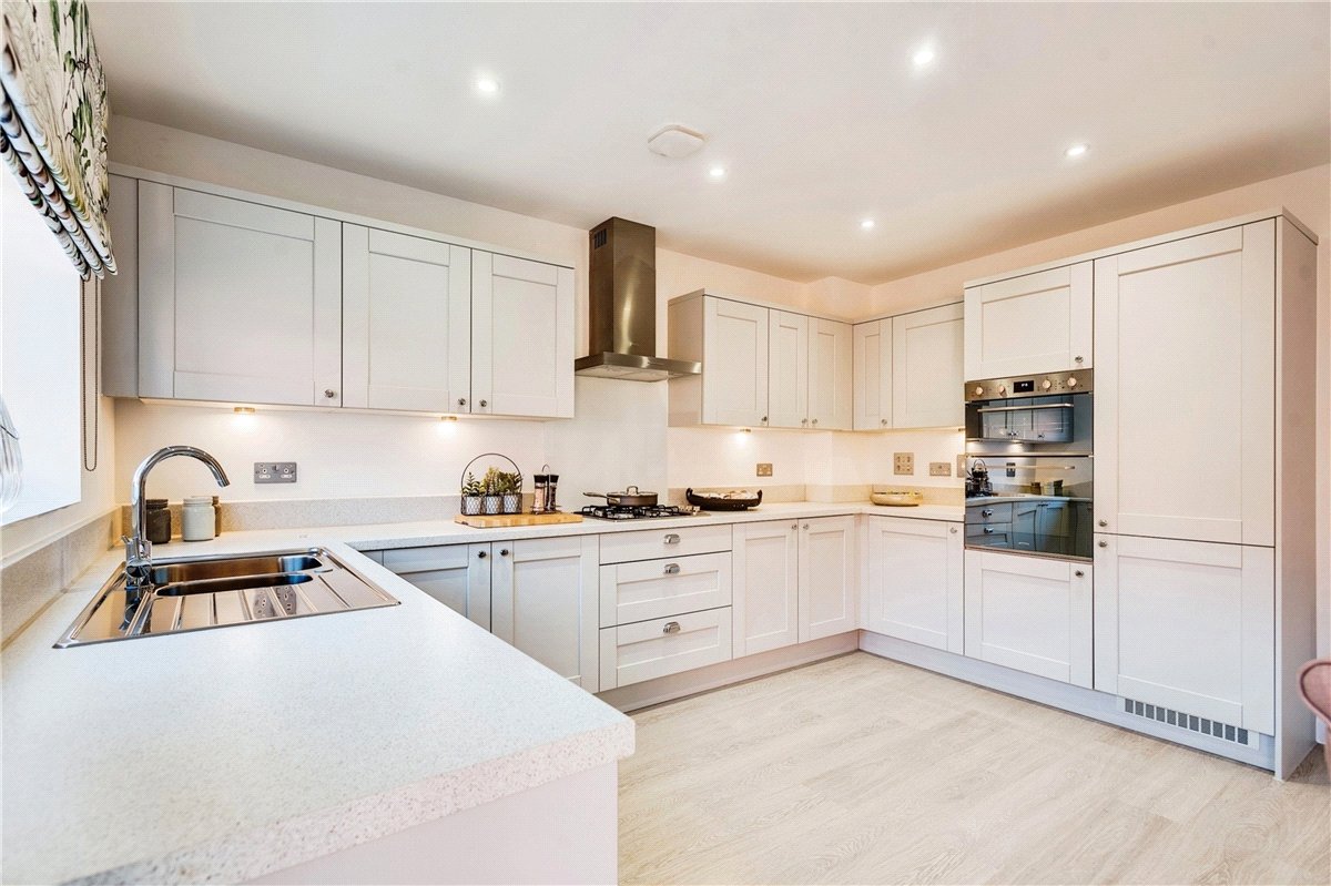 4 bedroom House, Princess Gardens, Bishops Green, RG20 - Available, Image 4