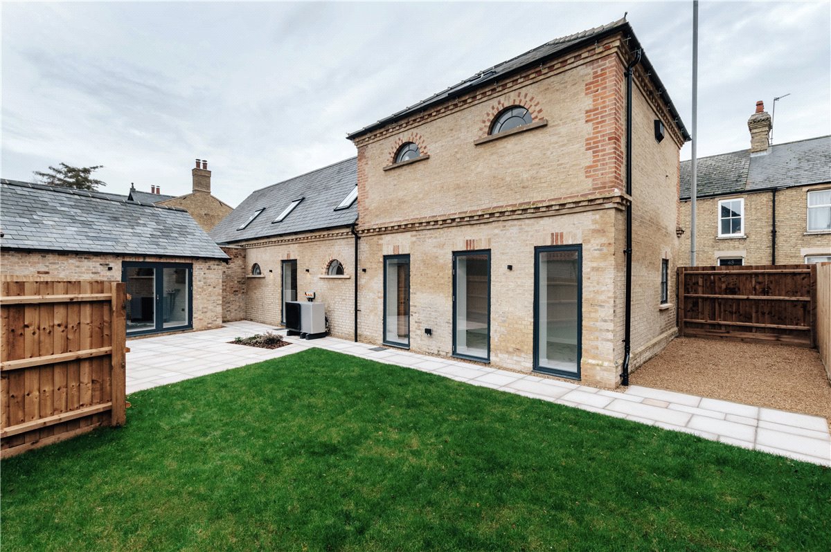 4 bedroom House, London Road, Chatteris, PE16 - Available