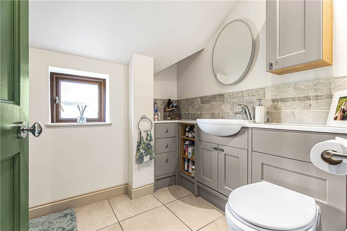 3 bedroom House, Oxford Road, Hampton Poyle, OX5 - Available, Image 13